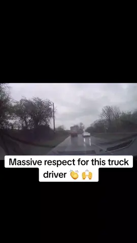 #ukdashcam #roadtrip #overtake #driver #carsoftiktok #dashcamuk #ukdashcam #nextbase🤬 #ukbaddriving #hgv #truck #northumbriadashcam 