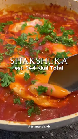 telur sama tomat emang best kombinasi buat menu diet kaya Shakshuka gini 🤤✨  #shakshuka #telurtomat #menudiet #resepsehat #serunyakuliner #serunyaditiktok #reseptiktok 