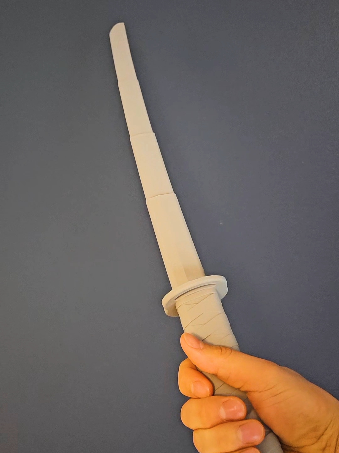 3D printed Collapsing Katana 3D model / STL File used in this video found here: https://makerworld.com/en/models/114630#profileId-123241 The filament used for this print is PLA Basic Gray by Bambu Lab. My 3D prints are made with Bambu Lab A1 mini. #3dprinting #3dprint #3d #3dprinted #bambulab #bambulabs #satisfying #asmr #timelapse #katana #sword #blade #samurai