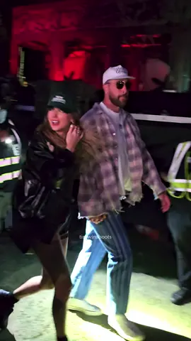 Hi Taylor @Taylor Swift  #TAYLORSWIFT #TRAVISKELCE #COACHELLA 