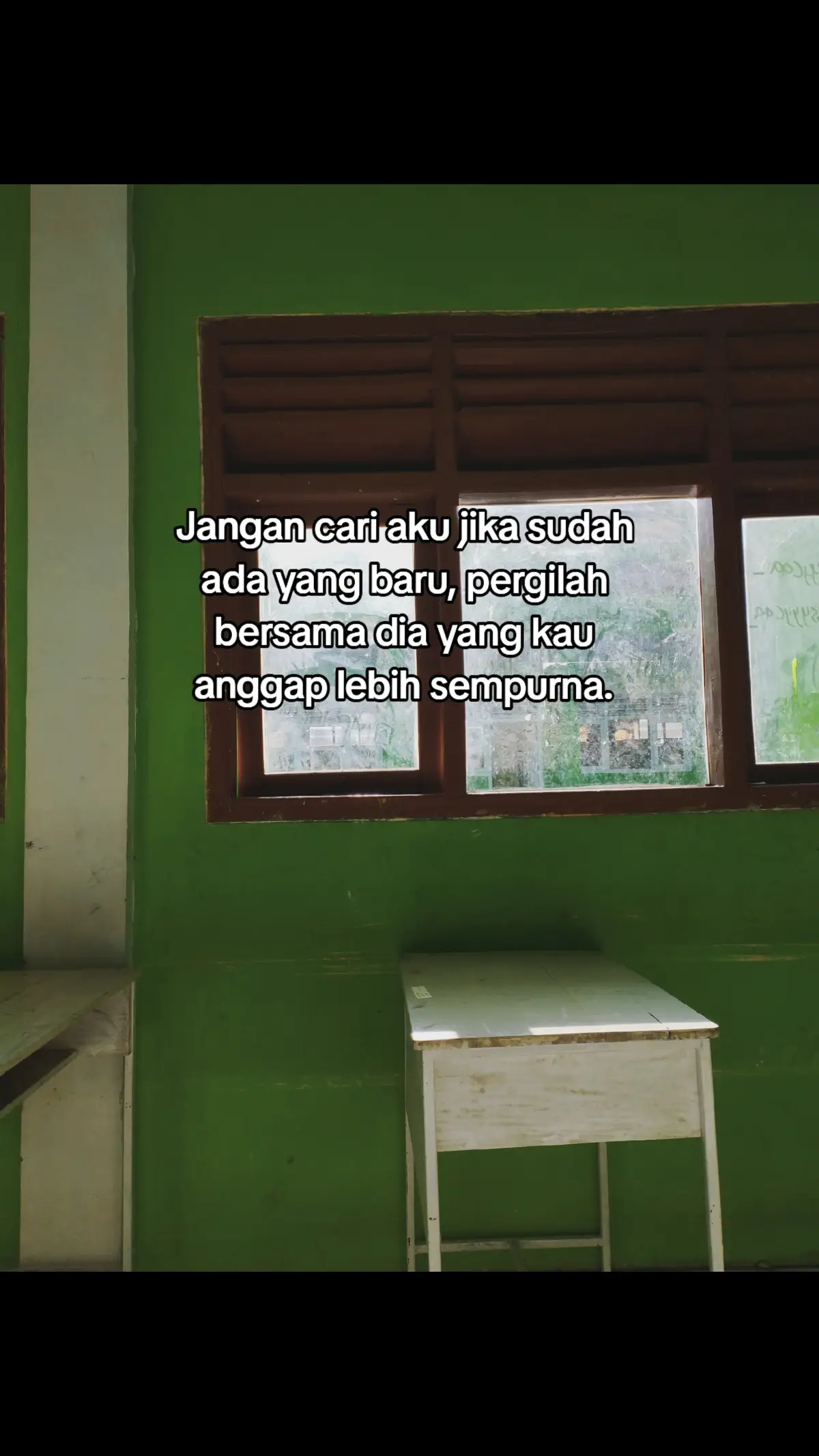 Karena percuma aku biasa saja untuk kamu pemuja sempurna. #storyyy #fyp 