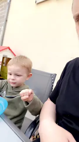« Il est ou mon flan ?? » min pauvre petit chat 😂❤️#humour #fyp #enfant #baby #prank #family 