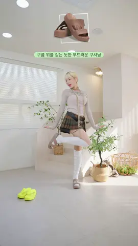 새로운 크록스 샌들을 신고 다양한 코디해보기 도전 !!! 🔥  너무 편하고 이뻐서 올 여름 필수 소장템 .. ♥  #Crocs #크록스 #Crocsgetaway #크록스겟어웨이 #크록스샌들 @Crocs 