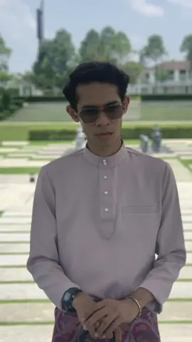 Inikan masih raya,walaupun comot tp nk ikut jj juga 😂 #CapCut #SHRMZB #fypシ #fypシ゚viral 