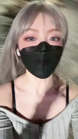 這個濾鏡眼睛好像小小兵！有夠好看的瞳色🪼👼🏻IG: lizavetajc 💖🫧 #fyp #foryou #model #asiangirl #blonde #greyhair #grayhair #OOTD #outfit #balletcore #taipei #女孩 #台北 #穿搭 