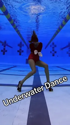 This sound is sooo 🤌🏼🔥🔥 #underwater #pool #dance #dancevideo 