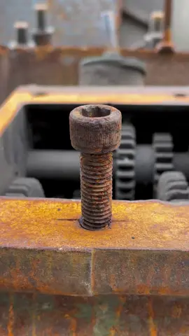 How to remove a stuck bolt