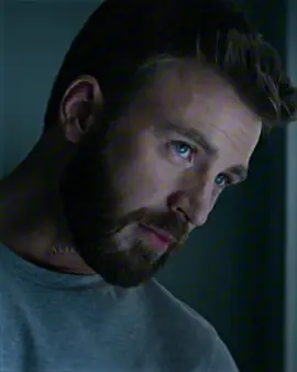 The choice will be easy. This choice:  #chrisevans #chrisevansfans #крисэванс 