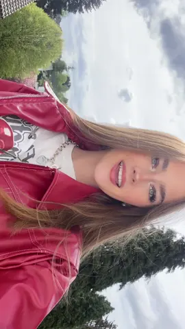 Mit wem würdet ihr gerne ans meer?👀#fyp #viral #outside #girls #red 