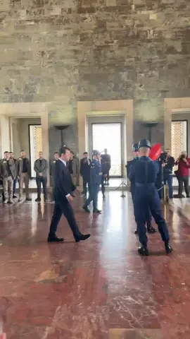 Büyükşehir belediye başkanımız Ekrem imamoglu zaferini Gâzi Mustafa Kemal Atatürkün huzurunda kutladı #İBB #ekremimamoglu #anıtkabir 