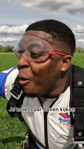 RARKO GAAT GRENZEN VERLEGGEN DIT KEER GING IK SKY DIVE BINNEKORT OP YOUTUBE 😂 Zou je dit ook durven ? Tagg je beste vrienden of vriendinnen #rarkointerview #skydive #rotterdam #nederland🇳🇱 #nederlandsetiktokkers 