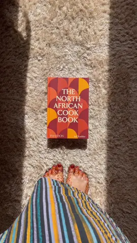 Pov: your mother in law was a bookseller so she always gifts you the most beautiful books 📖  This collection of recipes takes you on a culinary journey through North Africa, immersing you in traditional meals that represent so much more than just food.  #cookbook #BookTok #northafrica #maghreb_united🇩🇿🇲🇦🇹🇳 #algeria #algerie 