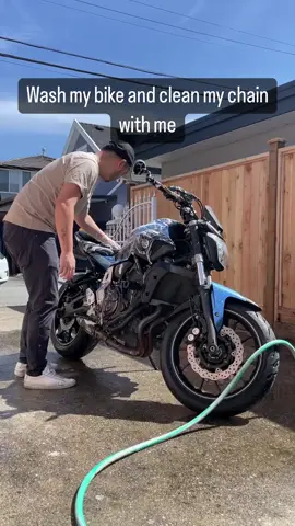 Shes been a dirty girl, so she needs a good cleaning and relube #bikemaintenance #biketok #bikertiktok #bikersoftiktok #motorcyclesoftiktok #motorcycletiktok #motorcyclelife #maintenance #cleaning #yamaha #mt07yamaha 