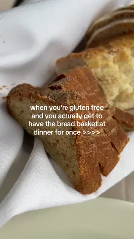 Literally such a rare occurence when you’re gluten free 🥹 my fav 100% gluten free restaurant in NYC, you have to get the bread basket at @Senza Gluten by Jemiko #glutenfree #glutenfreebread #glutenfreelife #singluten #nogluten #senzaglutine #celiac #celiacdisease 
