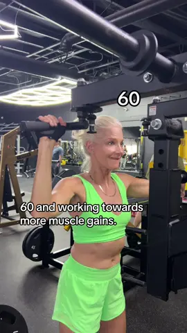 I absolutely LOVE getting older. Every day I feel stronger, happier and more mentally pliable. It takes a deep desire to dig this deep, but i love it. I want it. #Fitness #60#1964#weighttraining#womenover50#womenover60#antiaging#agingbackwards #middleage #influencer 