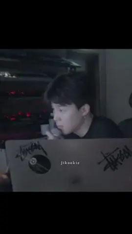 😩sekali² bikin Jimin yang galau karena kita my #jimin #btsarmy  #masihkahhatiku @initiaraandini 