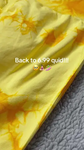 In case you’re looking for a comfy and true to size leggings, this will be a stop! 🫶🏻🖤 #leggings #yogapants #tiedyeprint #gympants #hipliftpants #womensclothing #tiktokmademebuyit 