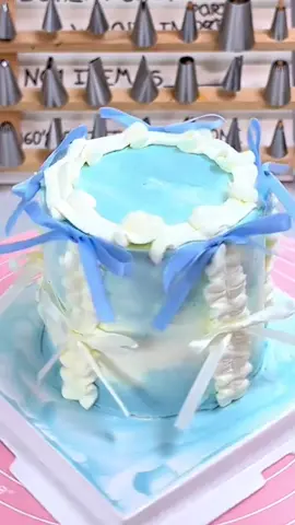 Blue simple cake #cakedecorating #fyp #cakemaking #creamdecorating #bluecake