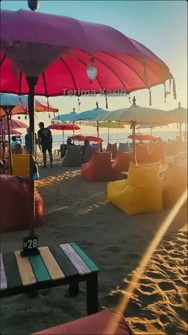 Seminyak sunset😍 • • #vacationmode #liburancheck #bali2024 #balitravelagent #dance #dancechallenge #dansa #lovely #Love #romantic #traveling #bali #balitrip #travel #pintubalitours #enjoy #enjoylife #balitrip #balivacation #baliindonesia #indonesia #seminyak #pantai #balisunset #beach #sunset #modeliburan 