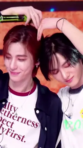 Love Is An Open Door - covered by Leehan and Sungho #boynextdoor #sungho #leehan #bnd #보이넥스트도어 #이한 #성호 #donghyun #loveisanopendoor #hybe #koz #kpop 
