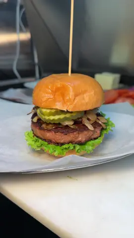 Our tasty FULLY VEGAN BURGER packs a punch! 🔥🤤 #HARLEMPUBLIC #NYC #food #tiktokfood #yum #delicious #fypシ #foryou #fyp 
