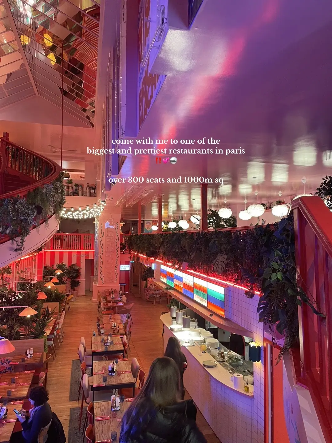 you can’t miss this restaurant in Paris, over 1000 m² and 300 seats🤯 It was so impressive inside 🪩There was so many things to explore, including a Photo Booth in the bathroom and games area as well as lots of different 90s tributes and collages✨The menu is quite affordable and I would definitely recommend booking if you are going to come here in the evening as it can get quite busy 👉🏼 absolutely perfect spot for a date night or a dinner with friends 🌟 Food and service was great, definitely coming back  💞 ##briquemachine##parisgirl##paris##datenight##girldinner##parisrestaurant