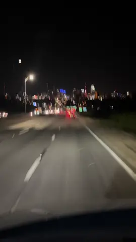 #ohio #conociendolugares #noches #hermoso #cincinnati #conociendo #atardeceresperfectos #bello #enamorados💞💓🥰 #girls #usa🇺🇸 #kentuckyfriedchicken #kentuckyderby #kentuckygirl #conociendolugares #conociendoelmundo #manejando #girlfriend #atardeceres🌅 