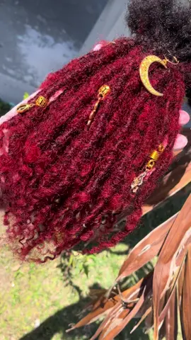 What are you waiting for 1-2 day FREE shipping this beauty is our 12 inch goddess locs in red order yours now!!!!#tiktokshop #locs #viral #dreads #locjourney #discount #hairstyle #onlineshopping #hair #natura 