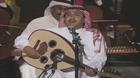 باللفته والبسمه .. خلانا في حيره ‏مِن هوا .. وايش اسمه ‏ومن يعرف .. السيره 🎼 #محمد_عبده #فنان_العرب #ابونوره #طرب #الزمن_الجميل 