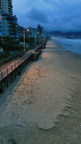 Nova passarela entre meia praia e centro de Itapema! #CapCut #itapema #santacatarina #drone #dji #foryou #foryourpage #paravoce #praia #mar 
