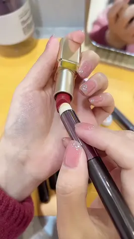 Cọ đánh son môi tưởng ko cần mà lại rất cần nha mấy nàng 🥰#xuhuong #viral #makeuptutorial #makeup 