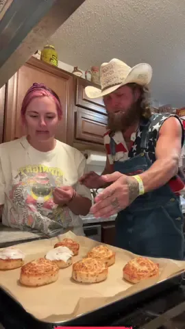 The END sent me 😭😭😭 he was CRYING @Southern Sweetie 💜💗 😳😂 #couplescomedy #funnycouple #coupleprank #prankwars #marriagehumor #husbandwife #husbandandwifecomedy #funnycouples #prank #trend #viral #fyp pranking my husband mayo on cinnabon 😂 cinnabon prank 😭