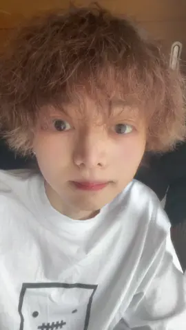 この曲好きで踊ってしまいました。
