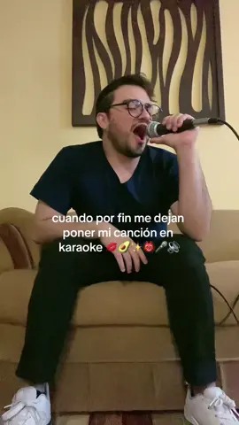 me aloqué vvs #karaoke #potaxie #potaxies #parati #humor #gogogo #lasdivinas 