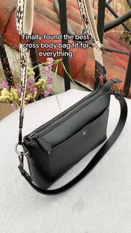 I’m obsessed with this bag,it’s great material and fir for daily essentials ✨😍#aaprr #TikTokMadeMeBuyit #mothersday #tiktokshop #tiktokviral #crossbodybag #bags #purse #bestgift #aaprrbag #perfectbag #tiktokshopspringsale #bagforgirls #schoolbags 