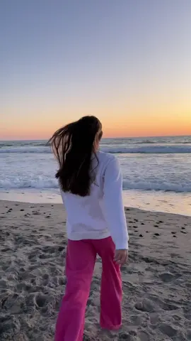 Forever chasing sensets 💕 @The Beach Club Shop #thebeachclub #beachvibes #beachlife #encinitas 