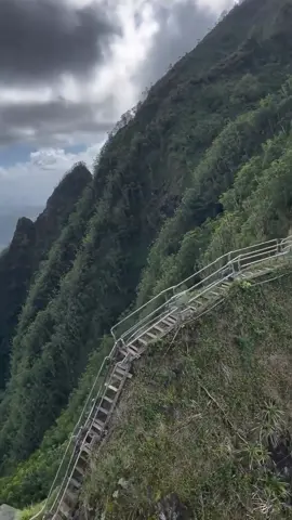 😧End of an Era: The famed stairway to heaven in Oahu is being dismantled starting this month.   #StairwayToHeaven #HaikuStairs #Oahu #Hawaii #EndOfAnEra #FarewellHaikuStairs #GoodbyeStairway   #Stairwayclosure #OahuLandmarks #HawaiiHistory #StairwayDismantled #FarewellStairwayToHeaven #OahuNews #HawaiiNews #Travel #Adventure #Hiking #OutdoorAdventures #StairwayToHeavenHike #ikuStairsHike #OahuHikes #HawaiiHikes #StairwayLegacy #HaikuStairsLegacy #OahuMemories #HawaiiMemories #StairwayToHeavenMemories #haikuStairsMemories 