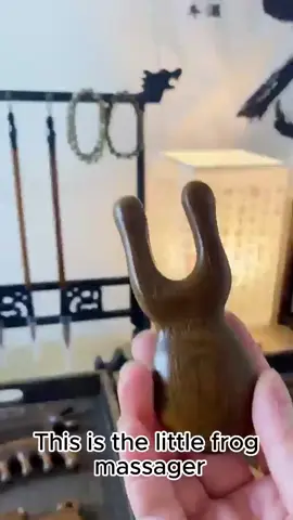 Caption:  How to relax yourself during leisure time? Wooden massager frog, nasal massage, beauty tools  #beauty #faceyoga #facemassage #beautytips #beautytools #SelfCare #GoodThingsShare #TikTokFinds #Sandalwood #FacialEyeNeckMassager 
