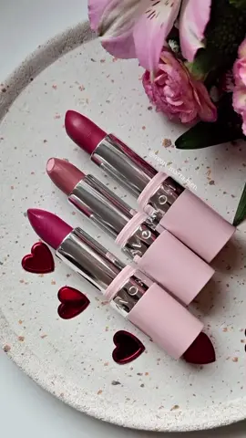 Manos arriba q llego Hydramatic 🙌🏻🙌🏻😍😍 Labial acabado matte e hidratación a la vez!! 💄💋 • Alta pigmentación.  • Acabado matte sin sensación de resequedad.  • Centro del labial formulado con derivados de ácido hialurónico.  • Además con derivados de vitamina E, glicerina y aceite de palta.  • Con factor de protección solar.  • Brinda hidratación y suavidad mejorando así, el aspecto de los labios.  • Punta especial para una aplicación precisa.  • Seis tonos intensos para elegir.  Color y cuidado en un solo labial 🙌🏻💪🏻  #labial #labialenbarra #labialmatte #labialhydramaticmatte #hydramaticmatte #Hydramatic #hydramaticmatteavon #hydramaticavon #avon #avonarg #avonargentina #avonlovers #avoncosmeticos #avoncosmetic #avoncosmetics #shopcosmeticsybeautybyshey #shopcosmeticsybeauty #shopbysheilahergert #shopsheilahergert 