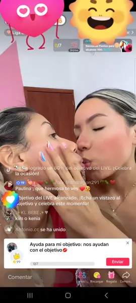 Lo que tanto me pedían besos en Live de las gemelas #reto #live #gemelas #lesbianas #pico #besos #rico #lgbt #viral #hermanas 