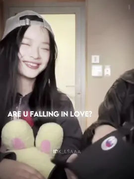 #BBANGSAZ - i hope everyone recognize the cover of hanni behind, it was very hard to edit the song so please dont let it flop…(i love this soft edit🤭) #bbangsaz #newjeans #hanni #minji #kpop #dontletthisflop #blowthisup 