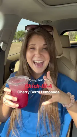 cherry berry lemonade 8/10 🍒🍋@Chick-fil-A #fundrinks #cherryberry #drinkreview #foodreview #summerdrinks #runningerrands 
