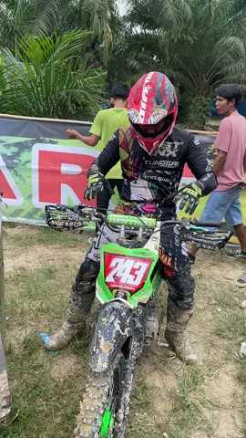 Engkau org kaya#gastracksumut #gastrackindonesia #motocross #balapcrosssumut #masukberanda #fyp #lewatberanda #bahanswmu #storywa #grastrack#galerygrasstrack #gtxsumut #grastrack_id #bebekstd130 #bebekstd #fypシ #crfherex 