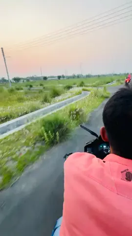 আর তুই ছাড়া গতি নেই🌹