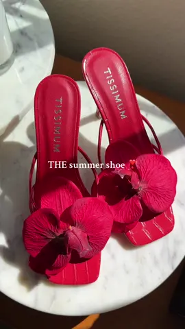 The viral orchid heel by @tissimum 💌❣️ #tissimum #orchidheels #summerlooks #summerstyle #SummerFashion #europeansummer  