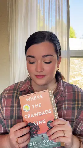 Where the Crawdads Sing by Delia Owens book review📚 #bookreview #BookTok #wherethecrawdadssing #deliaowens #books #read #readingmom 