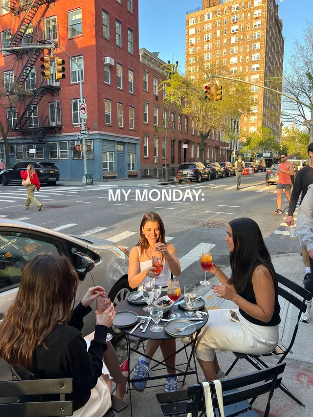 A spritzy sunny monday in nyc #dayinthelife #nyclife #workinginfashion 