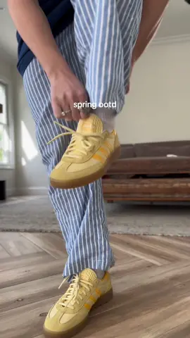 blue and yellow for spring >>>  #OOTD #springootd #adidashandballspezial #linenpants #pajamapants 