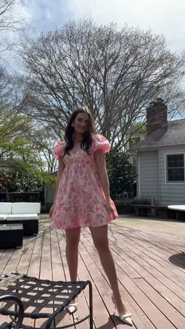 Dress is from @Petunia Boston 💓💞💗💖 #newengland #newenglandgirlie #bostoninfluencer #preppytok #bostonstores #springdresses #sundress #prom #2024bride #bridetobe 