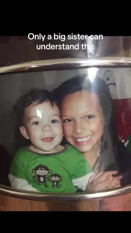 Seeing your little sibling become an uncle to your babies…. priceless🥹🖤 #CapCut #foryoupage #foryou #fyp #creator #okc #oldersister #Siblings 
